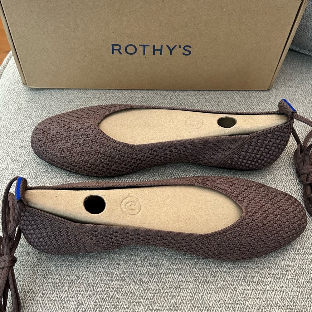 Rothy’s The Square Wrap in Maple